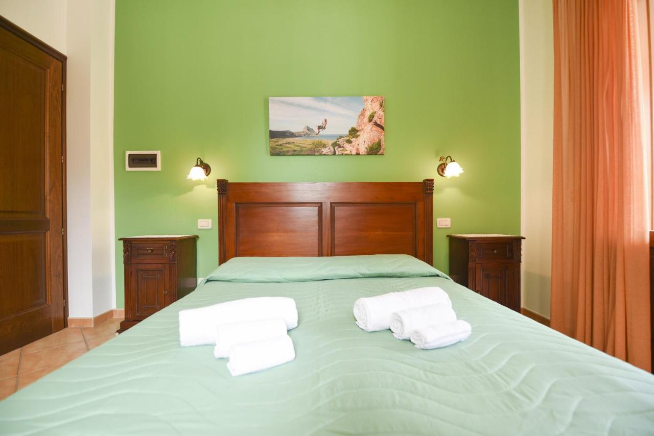 Aurora Castelluzzo Bed & Breakfast Exterior photo