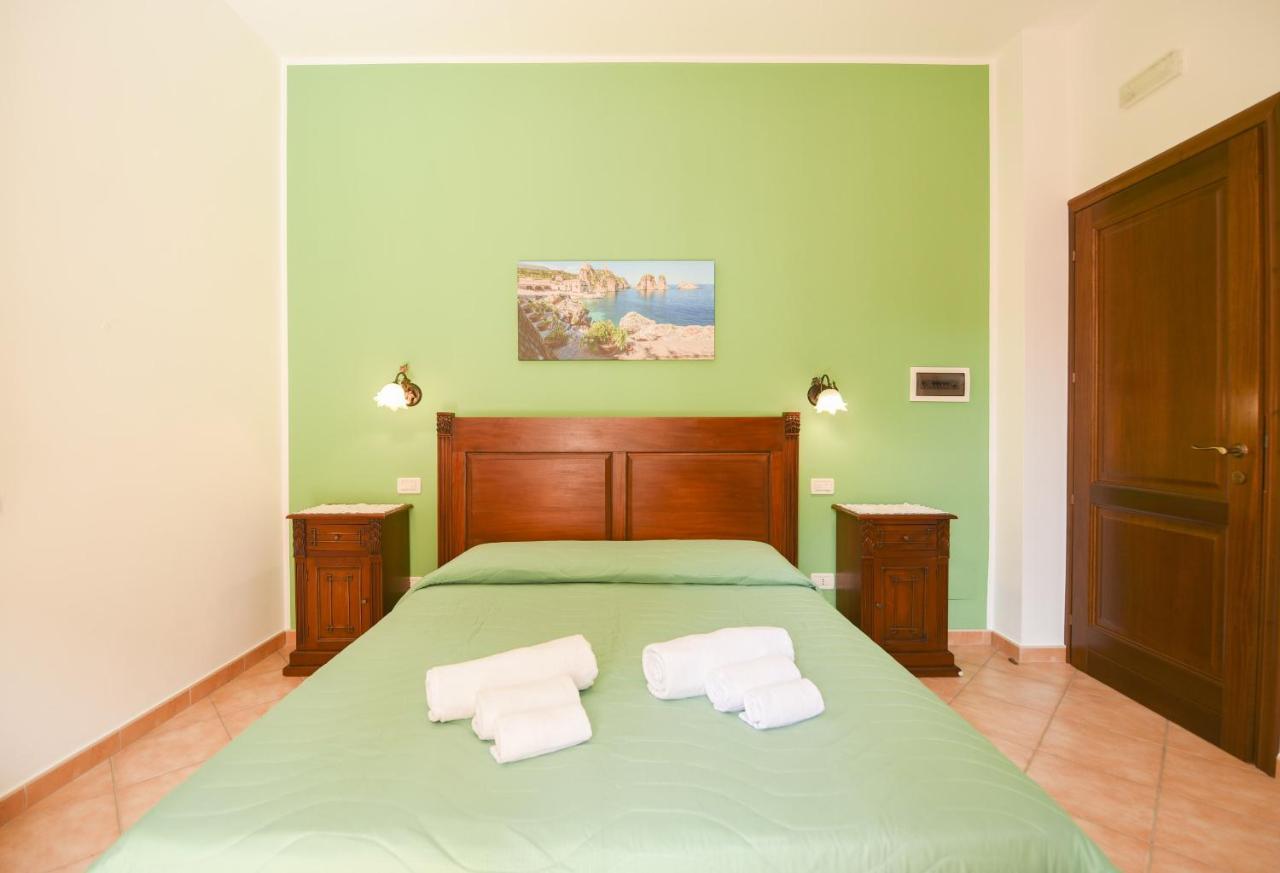 Aurora Castelluzzo Bed & Breakfast Exterior photo