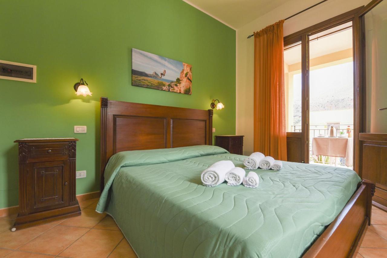 Aurora Castelluzzo Bed & Breakfast Exterior photo