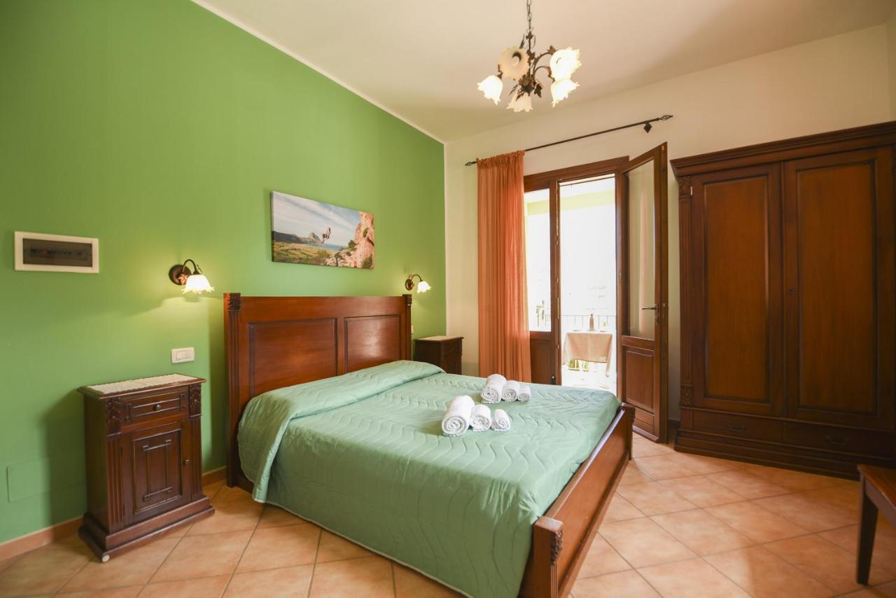 Aurora Castelluzzo Bed & Breakfast Exterior photo
