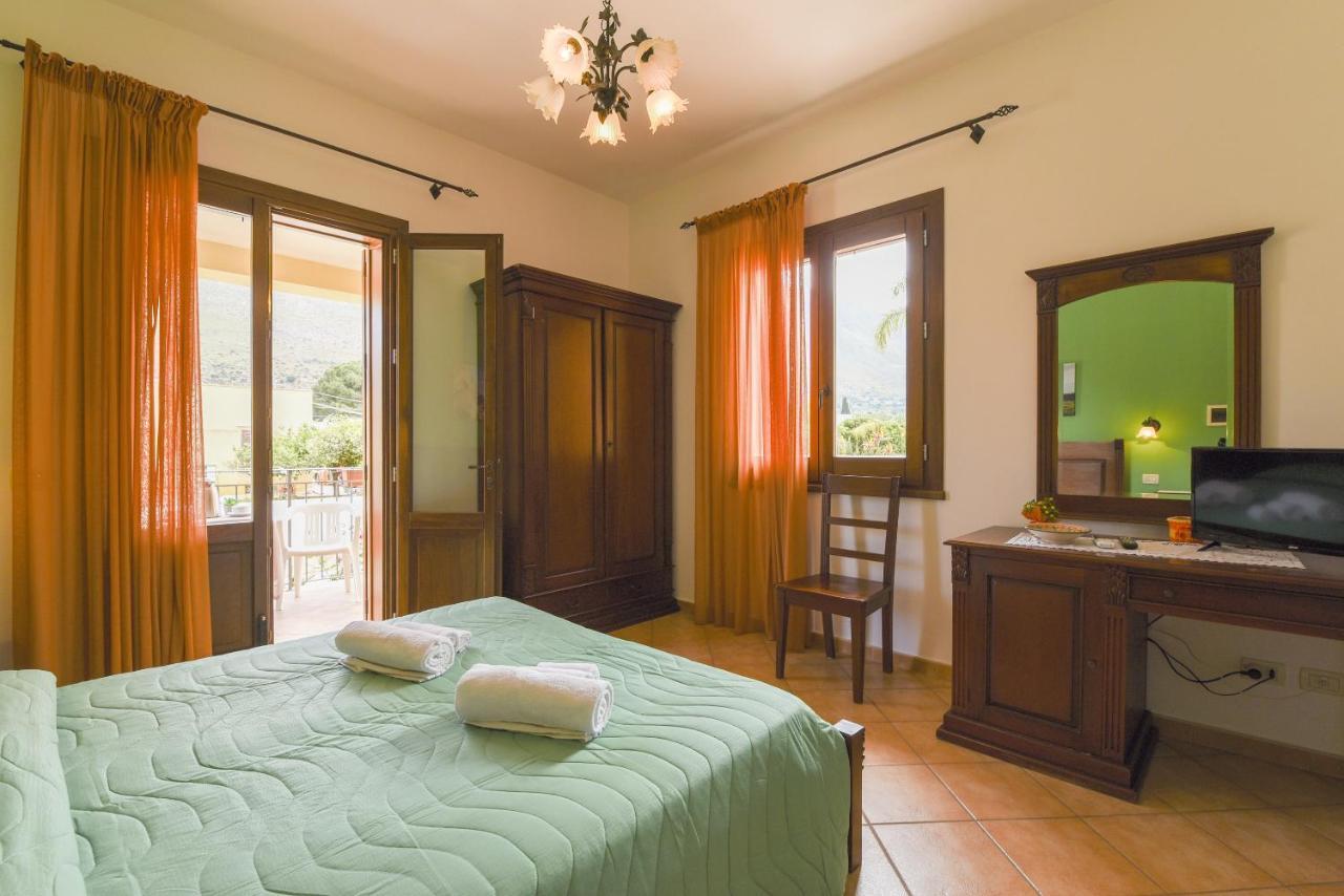 Aurora Castelluzzo Bed & Breakfast Exterior photo