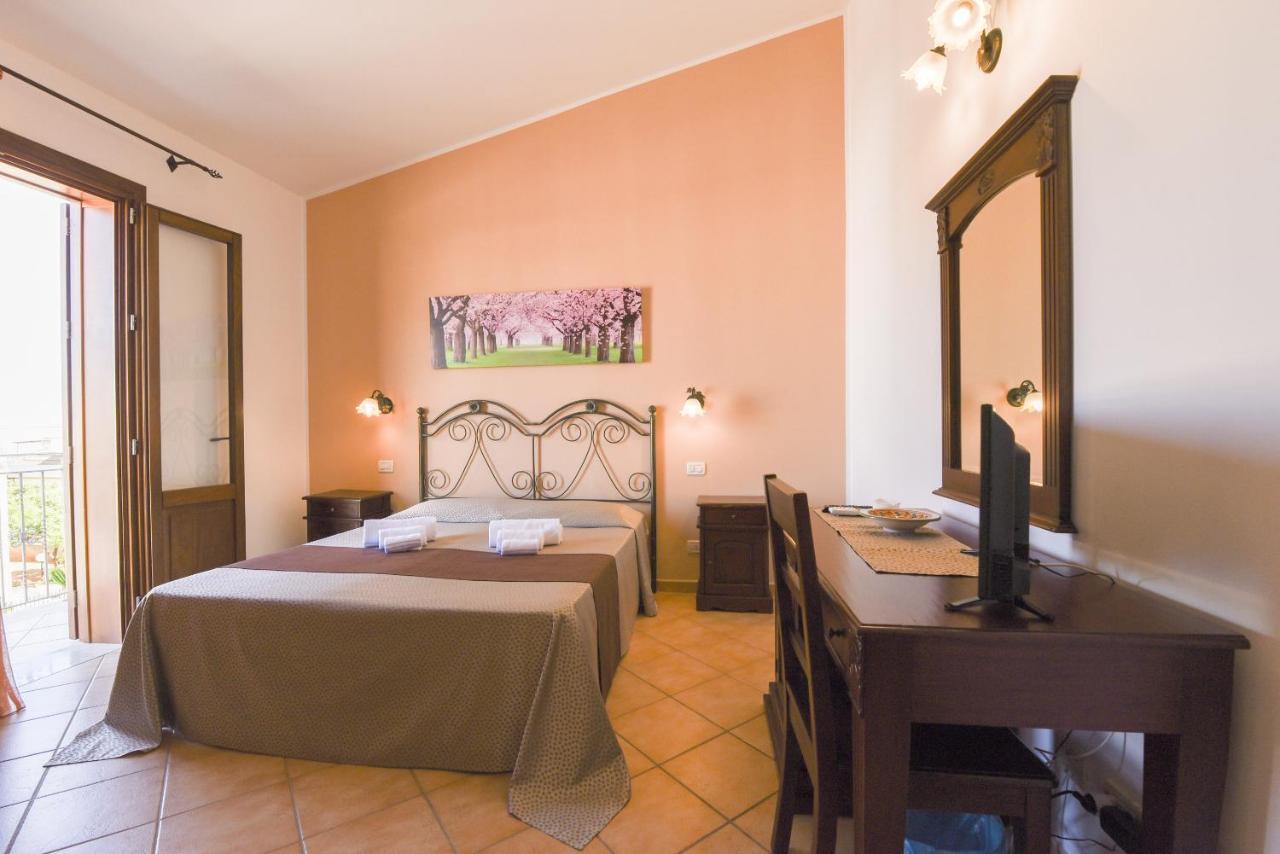 Aurora Castelluzzo Bed & Breakfast Exterior photo