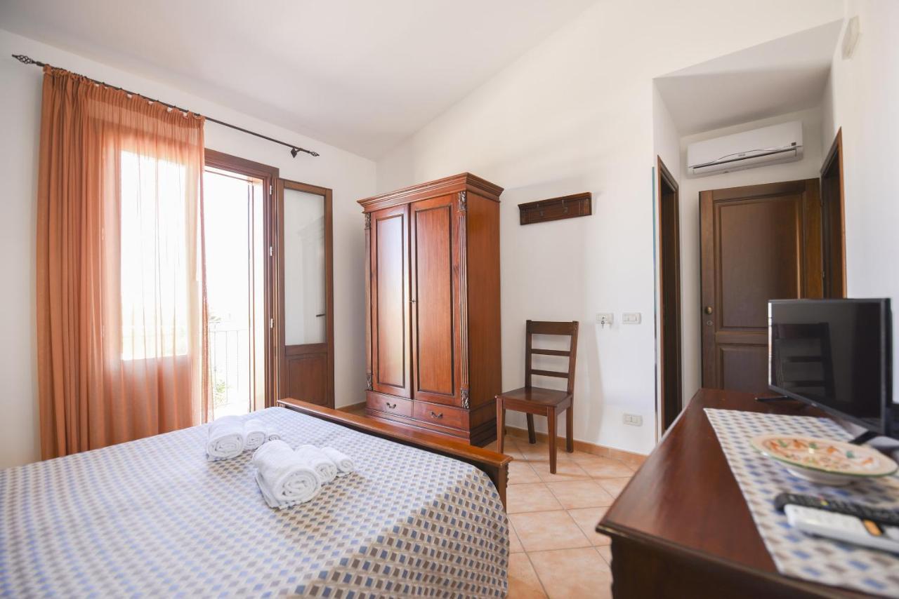 Aurora Castelluzzo Bed & Breakfast Exterior photo
