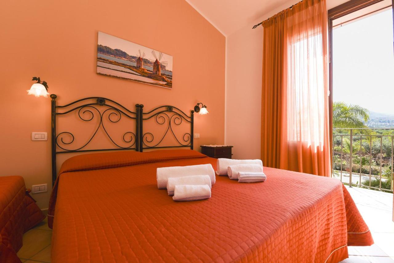 Aurora Castelluzzo Bed & Breakfast Exterior photo