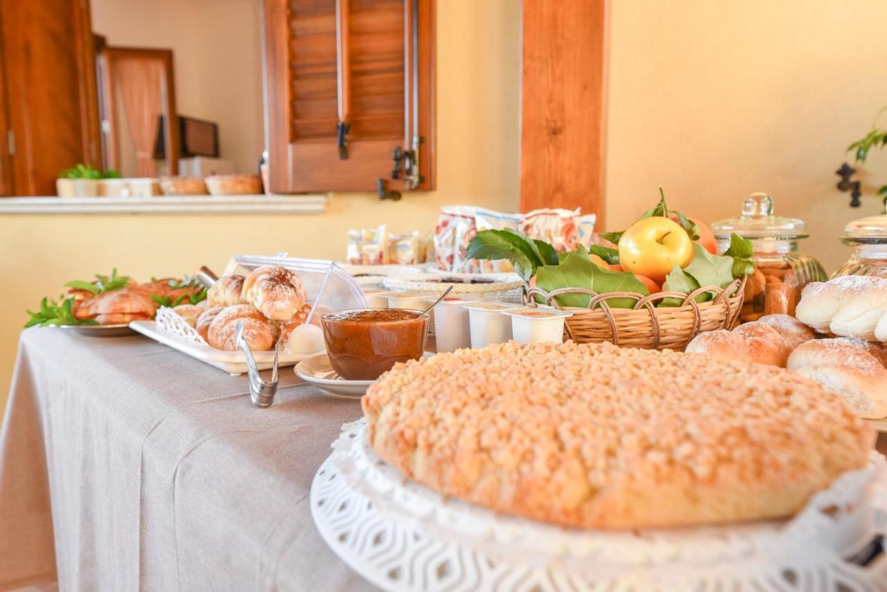 Aurora Castelluzzo Bed & Breakfast Exterior photo