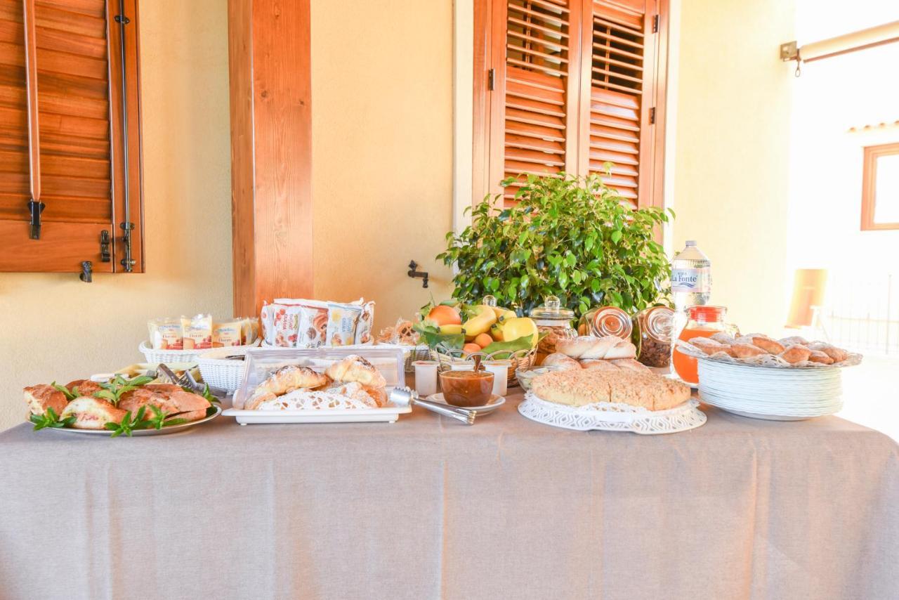 Aurora Castelluzzo Bed & Breakfast Exterior photo