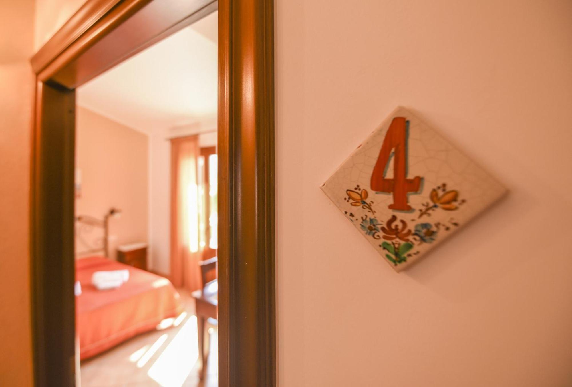 Aurora Castelluzzo Bed & Breakfast Room photo
