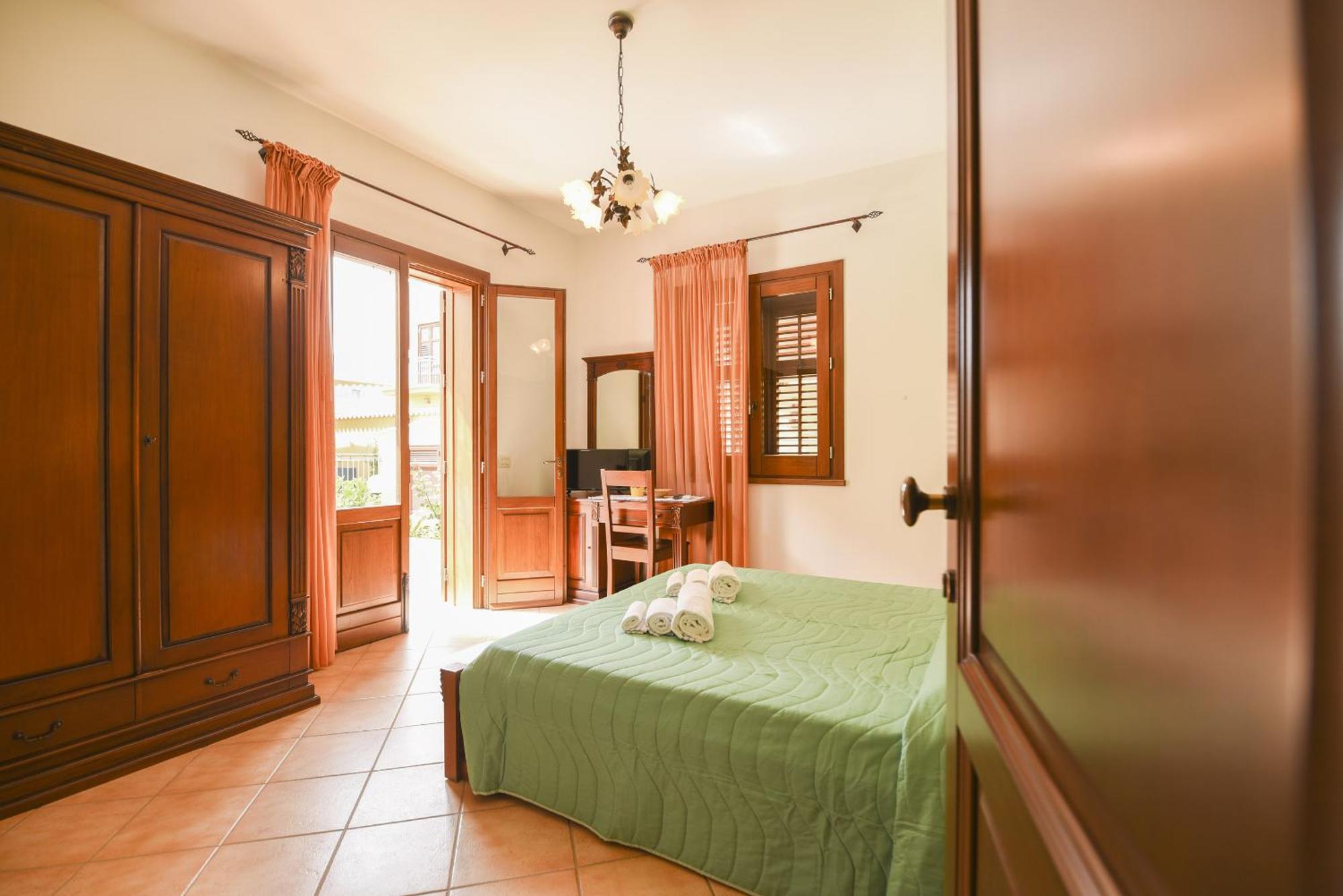 Aurora Castelluzzo Bed & Breakfast Room photo