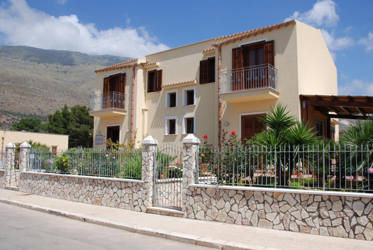 Aurora Castelluzzo Bed & Breakfast Exterior photo