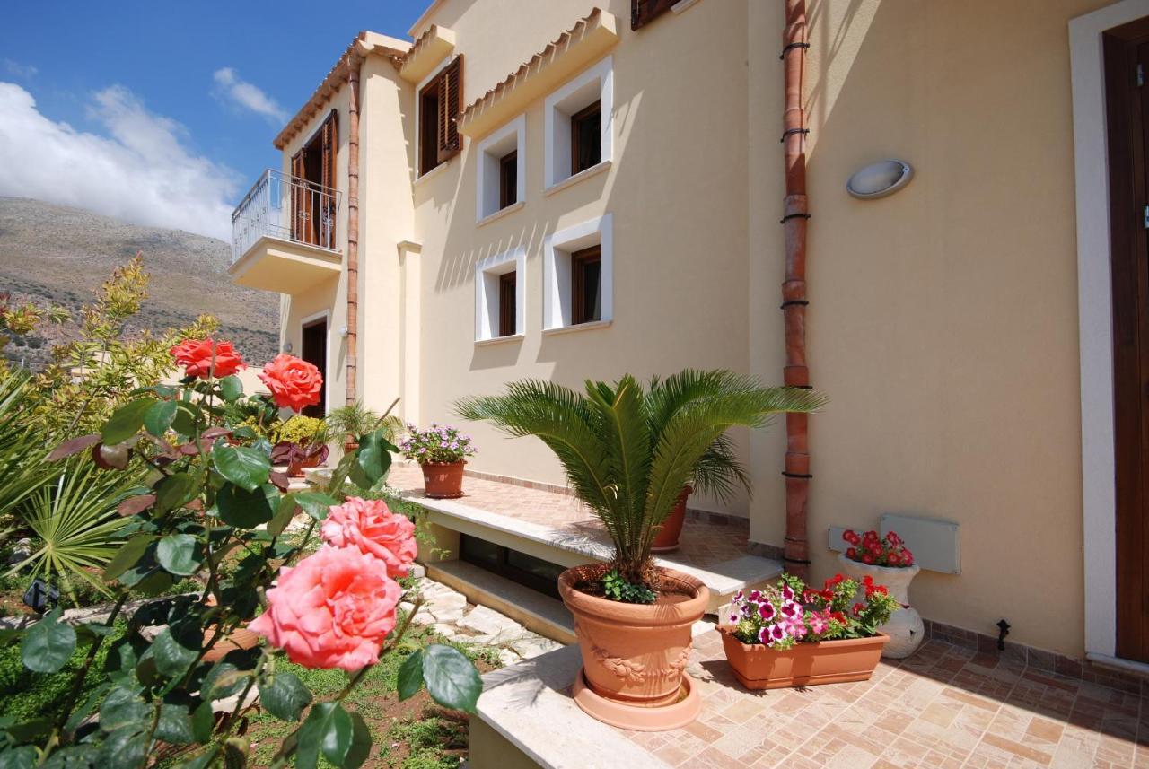 Aurora Castelluzzo Bed & Breakfast Exterior photo
